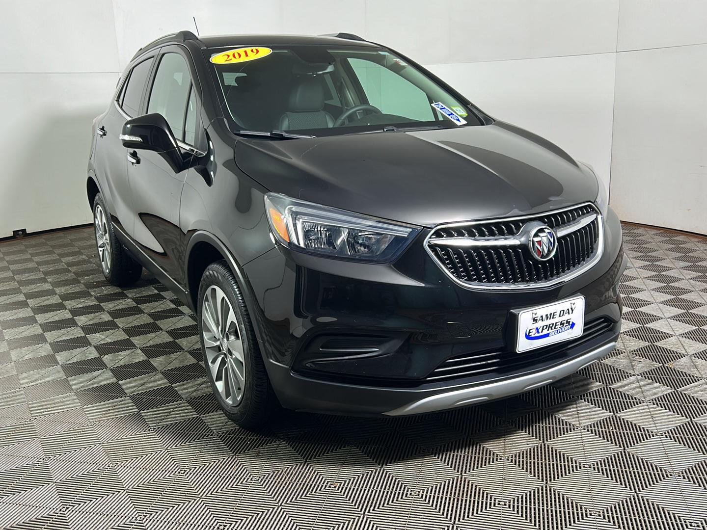 Used 2019 Ebony Twilight Metallic Buick Preferred image 4