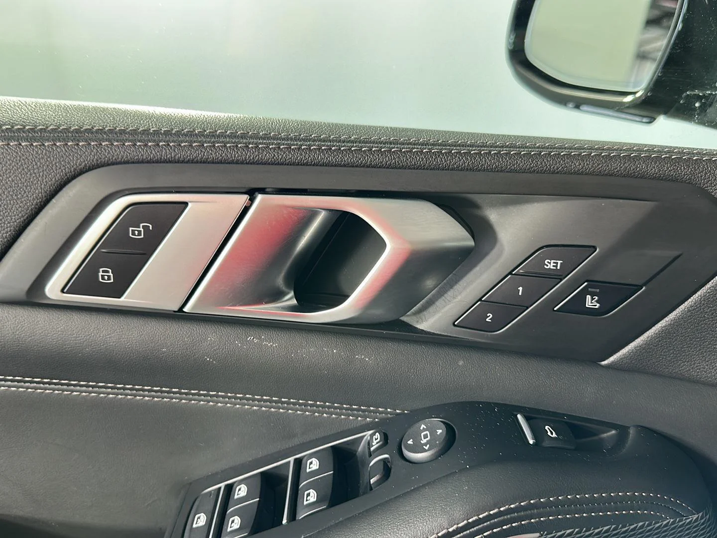 Used 2022 Black Sapphire Metallic BMW M50i image 9