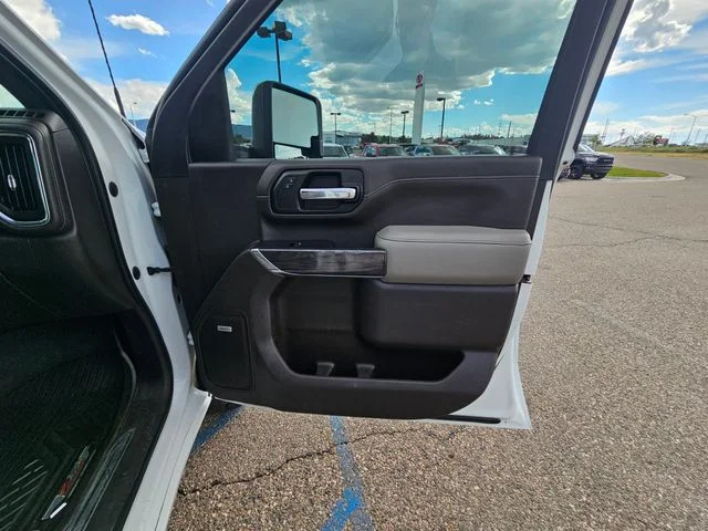 Used 2020 Summit White Chevrolet LTZ image 23