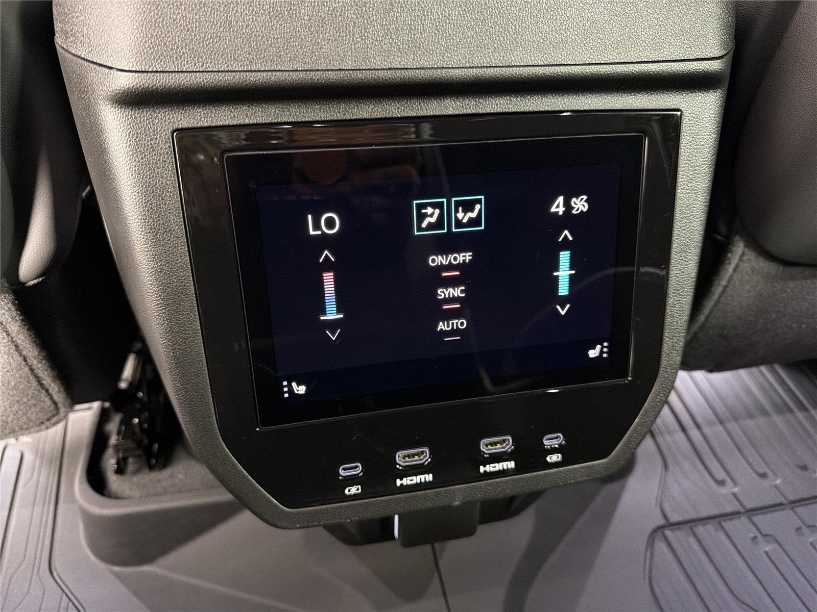 2026 GMC Yukon XL AT4 Ultimate - Photo 24
