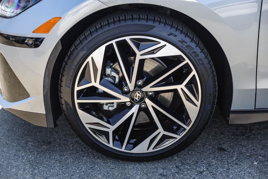 2024 Hyundai IONIQ 6 Limited - Photo 9