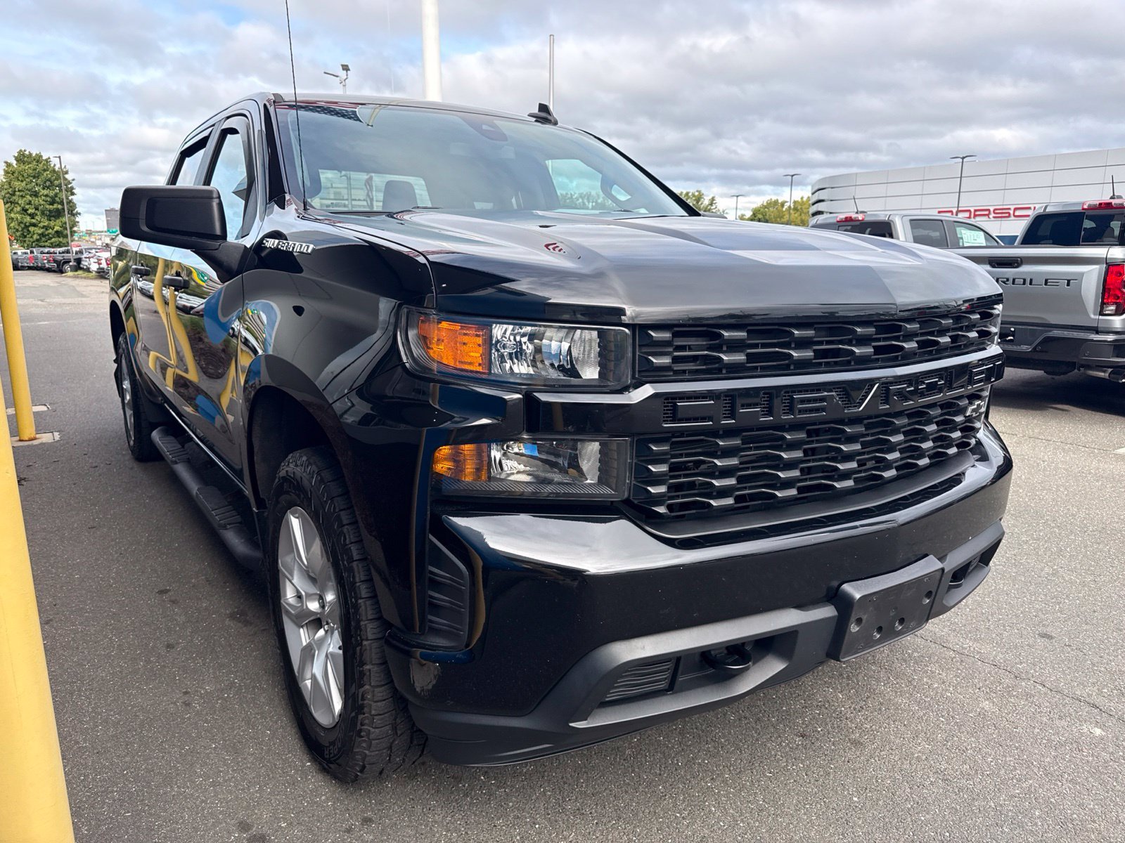 Used 2021 BLACK Chevrolet Custom image 4