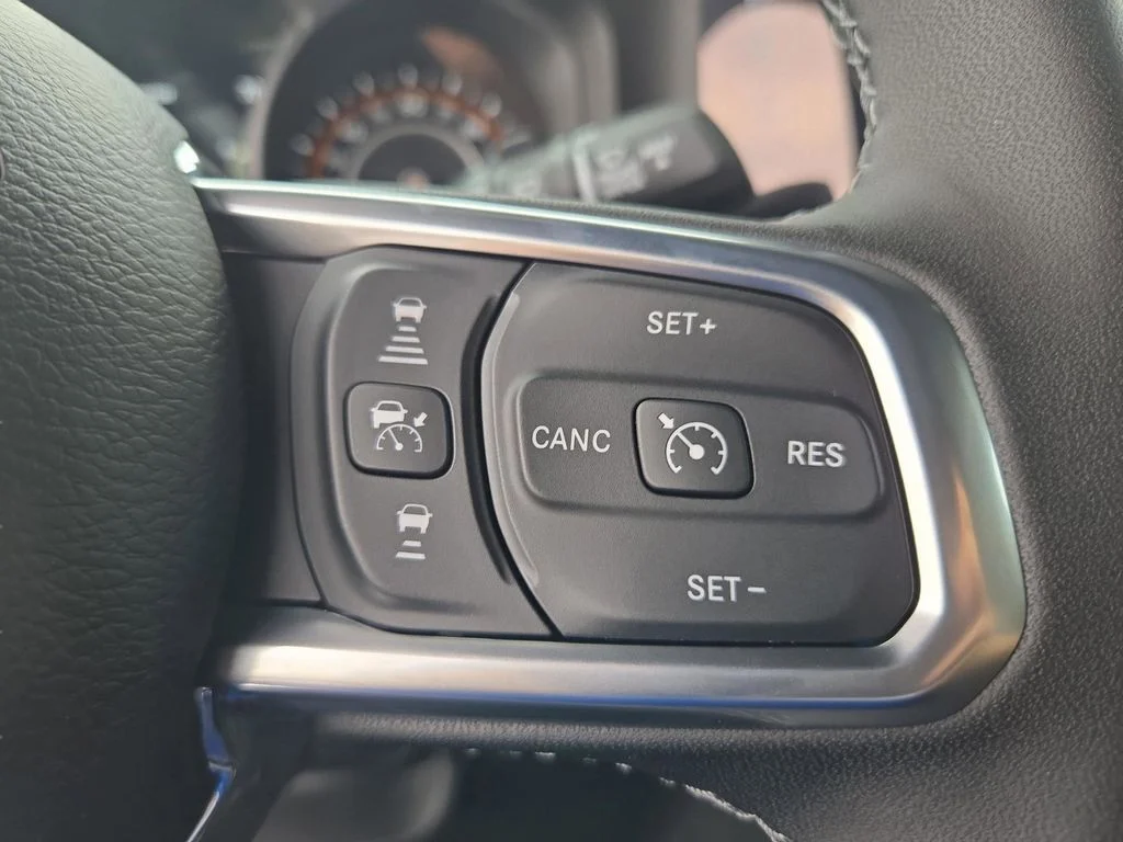 2025 Jeep Wrangler 4-Door Sahara - Photo 30