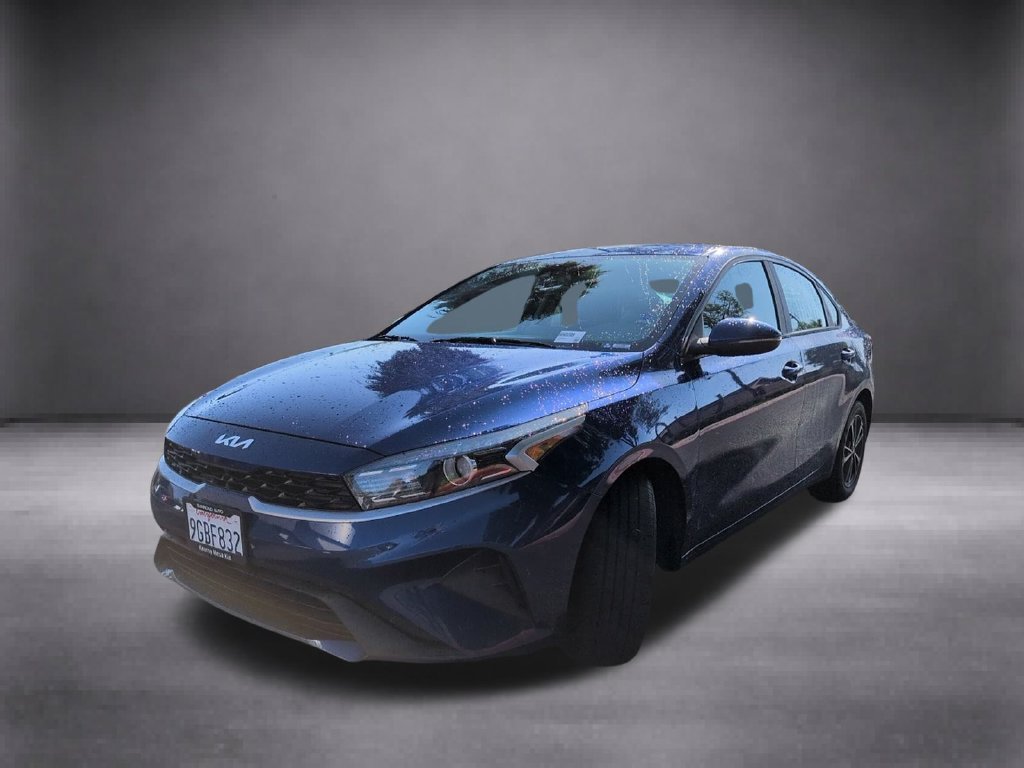 Used 2023 Blue Kia LXS image 3