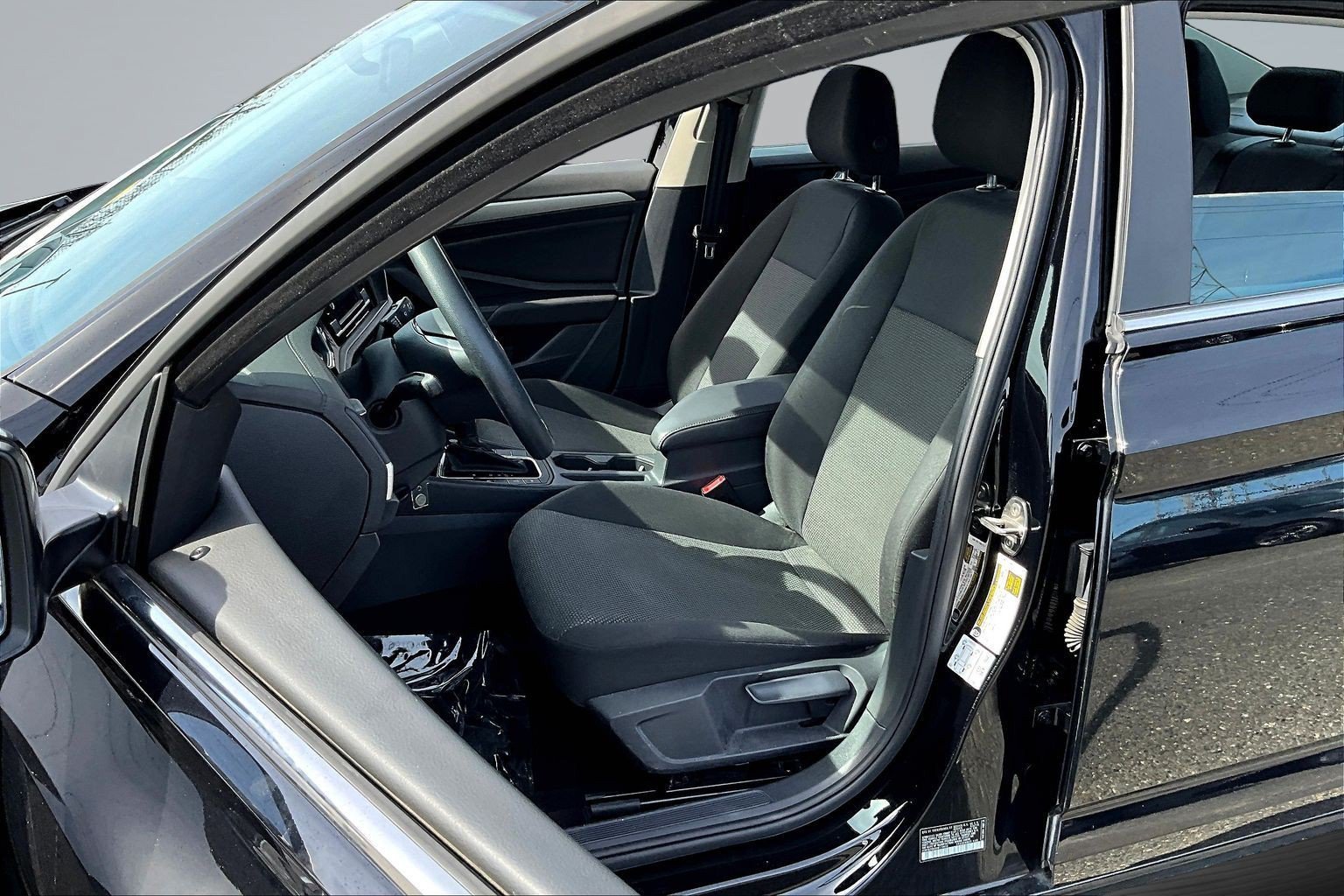 Used 2019 Black Volkswagen 1.4T S image 17