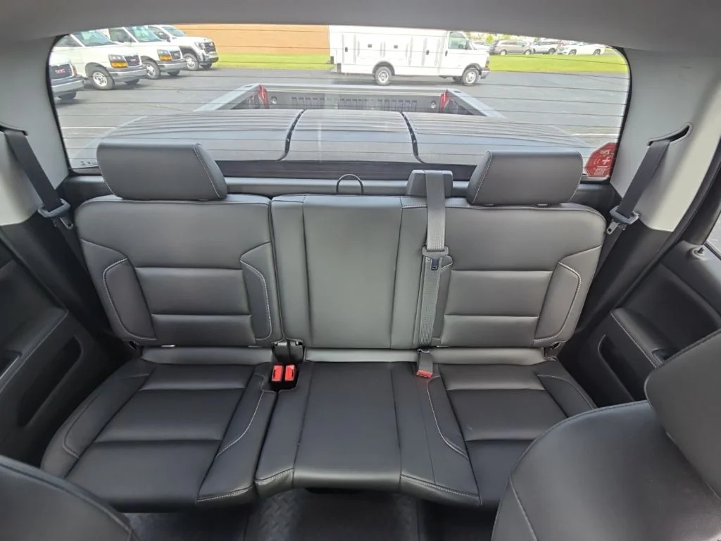 Used 2018 Red Chevrolet LT image 32