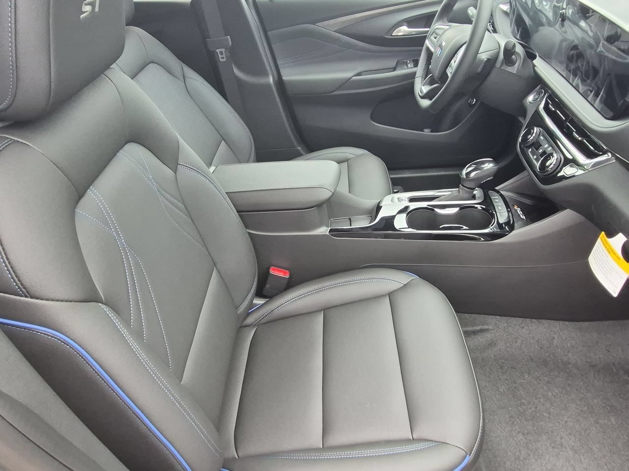 2026 Buick Envista Sport Touring - Photo 25
