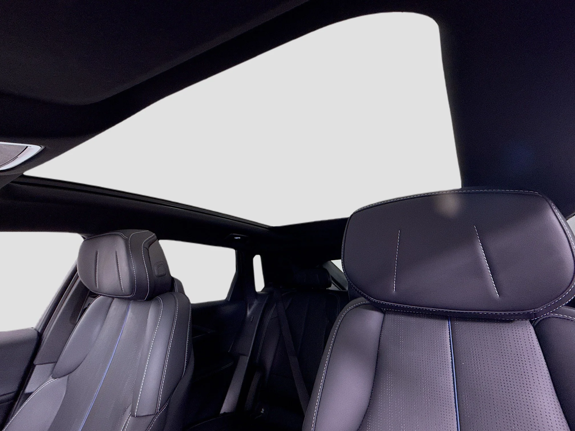Used 2025 Crystal White Tricoat Cadillac Sport 1 image 25