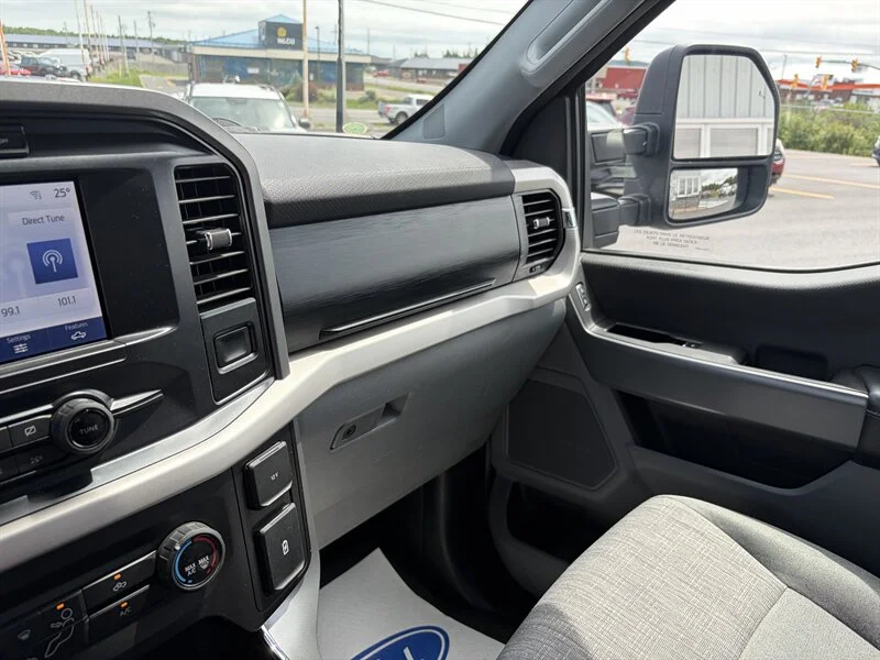 Used 2021 Silver Ford XLT image 10