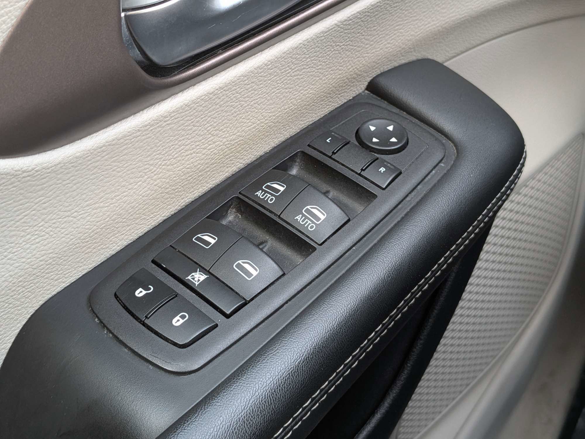 Used 2023 Black Chrysler LX image 26