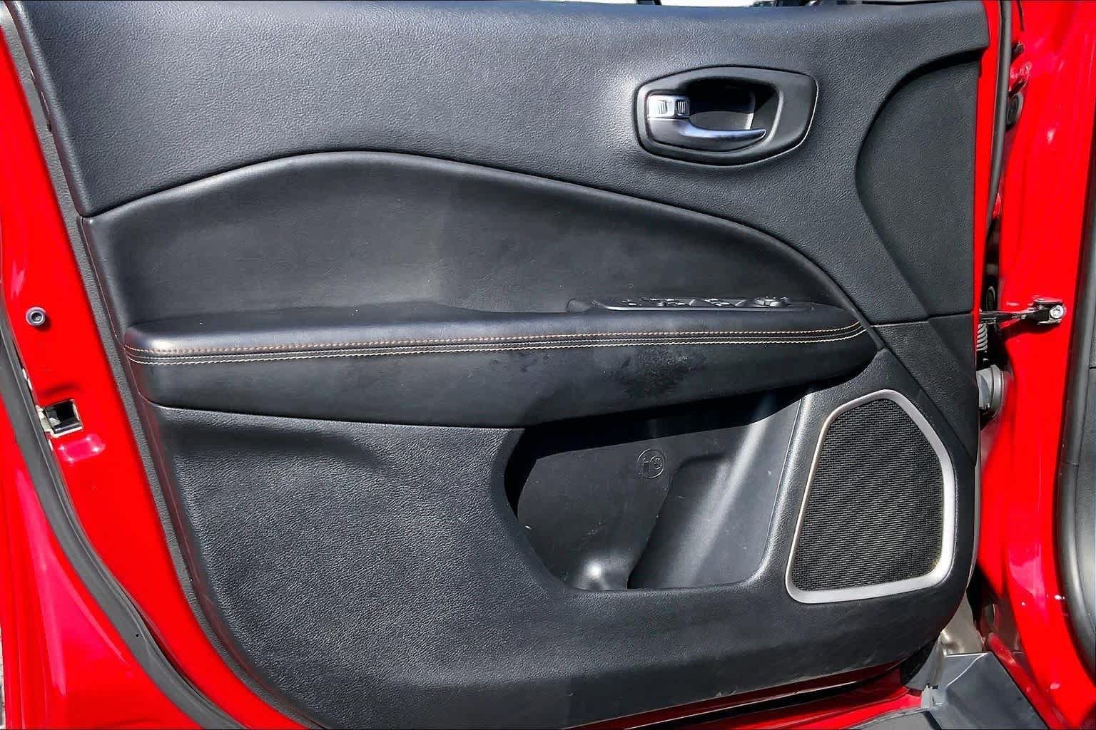 Used 2019 Redline Pearlcoat Jeep Sport image 22