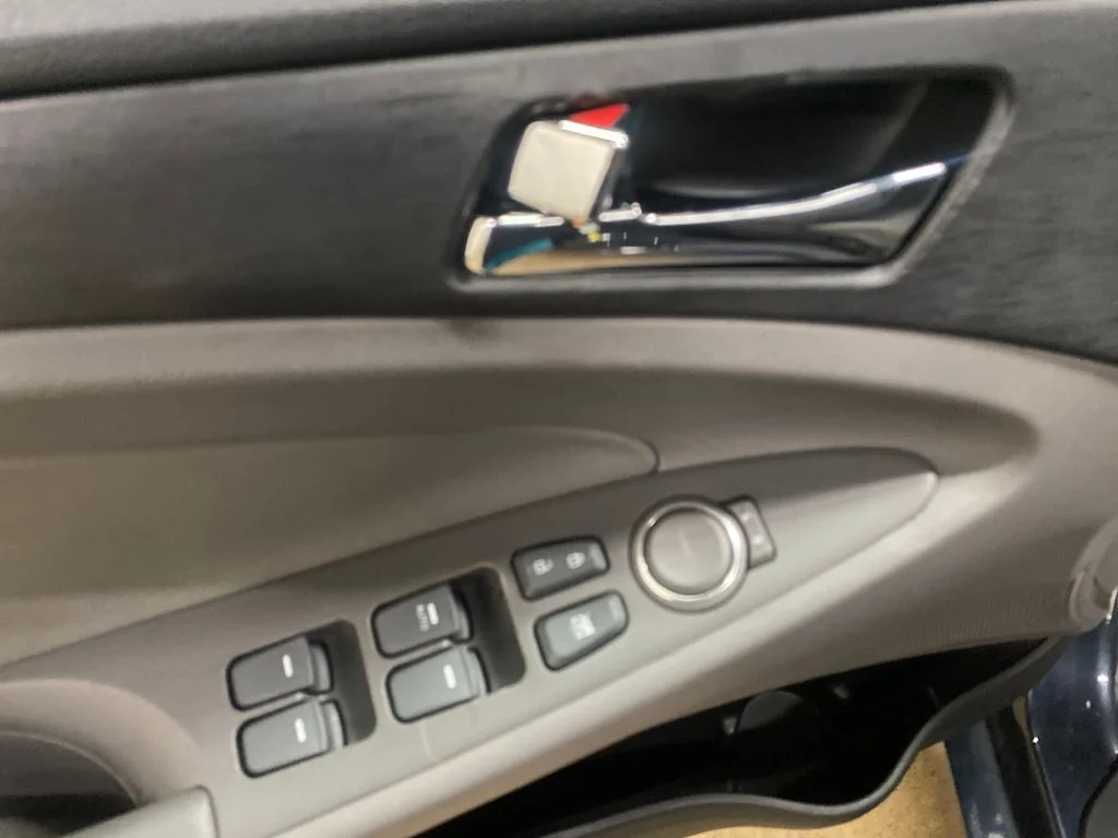 Used 2013 Blue Hyundai GLS image 10