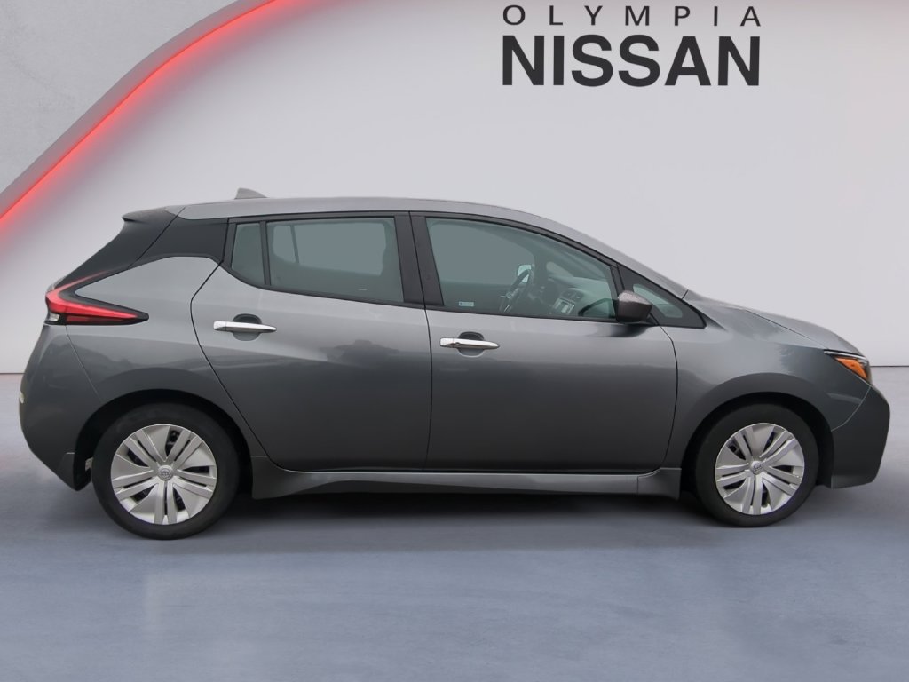 Used 2023 Gray Nissan S image 7