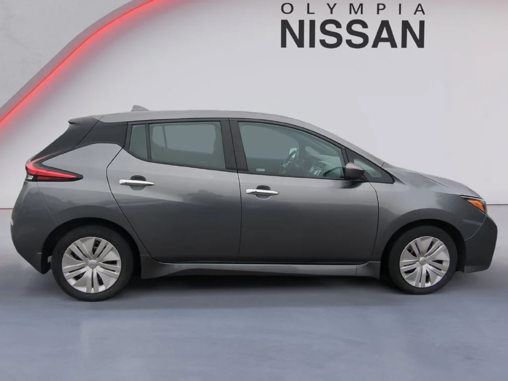 Used 2023 Gray Nissan S image 7