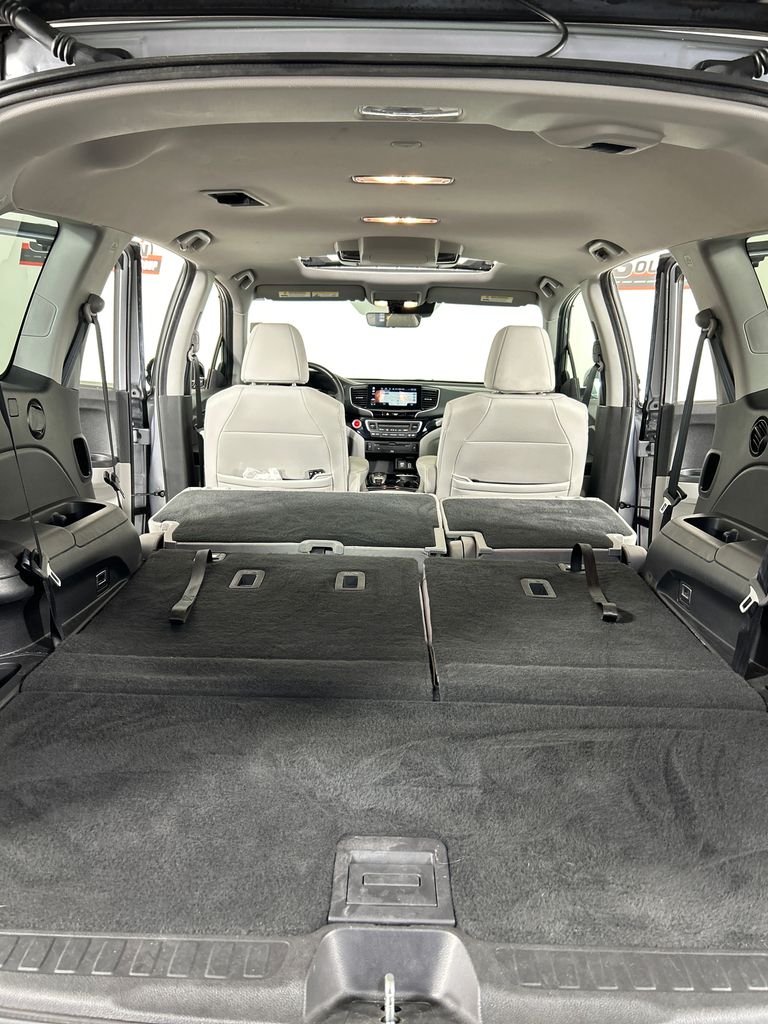 Used 2020 Silver Honda Touring image 24