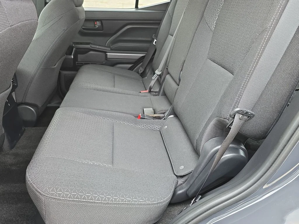 Certified Used 2025  Toyota SR5 image 24