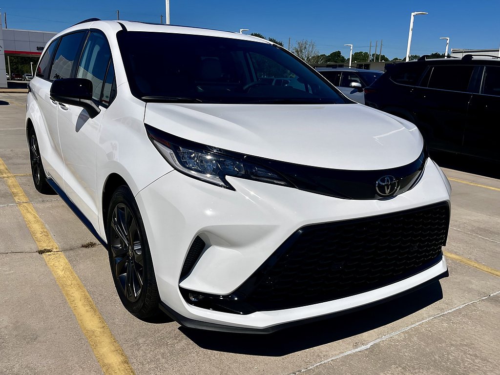 2026 Toyota Sienna XSE