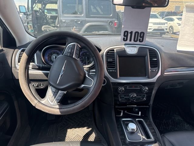 Used 2015 Blue Pearl Chrysler Limited image 10