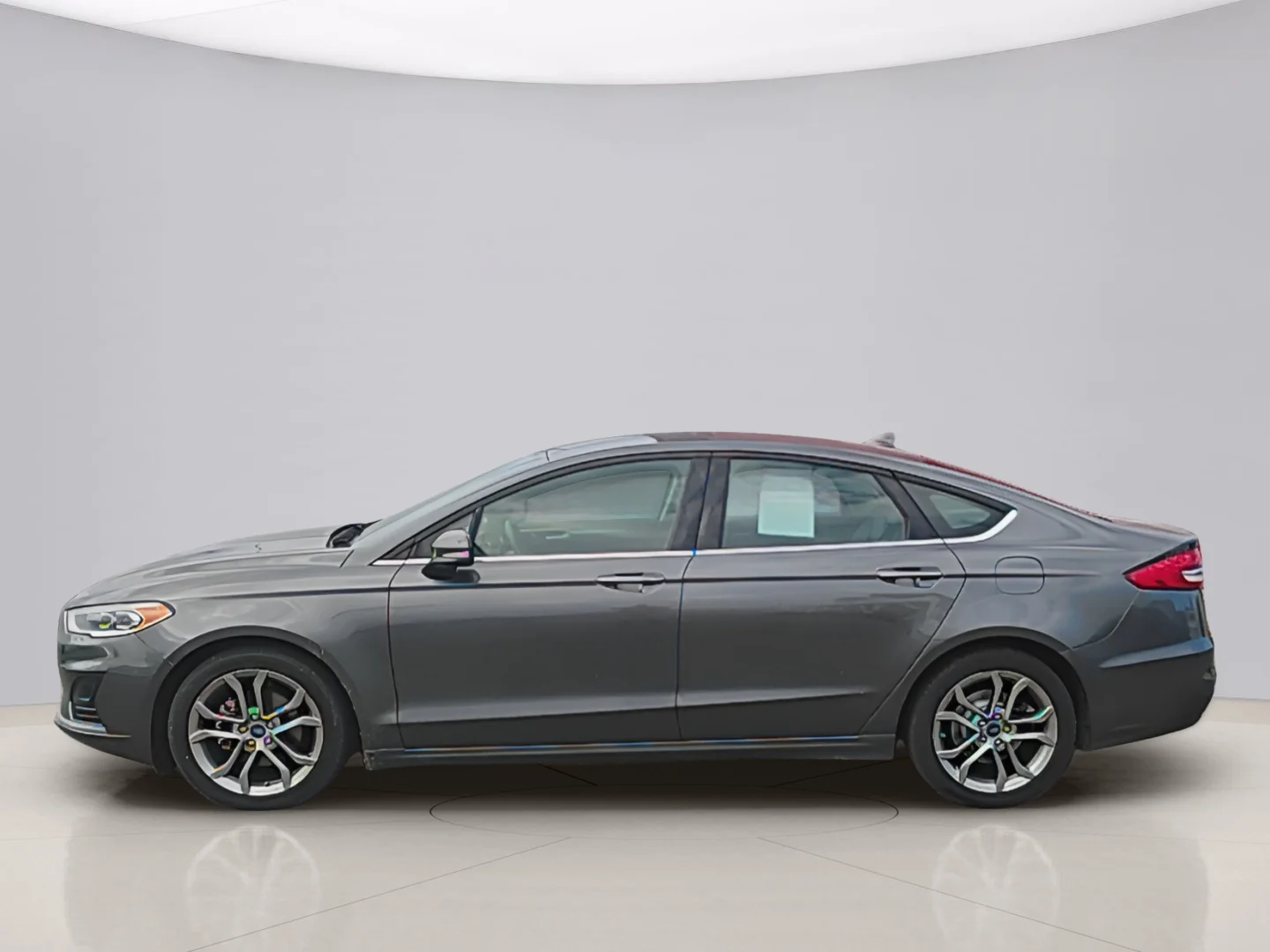 Used 2020 Gray Ford SEL image 2