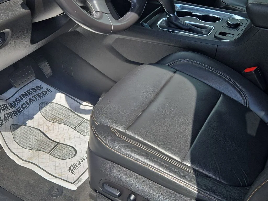 Used 2019 White Chevrolet RS image 28