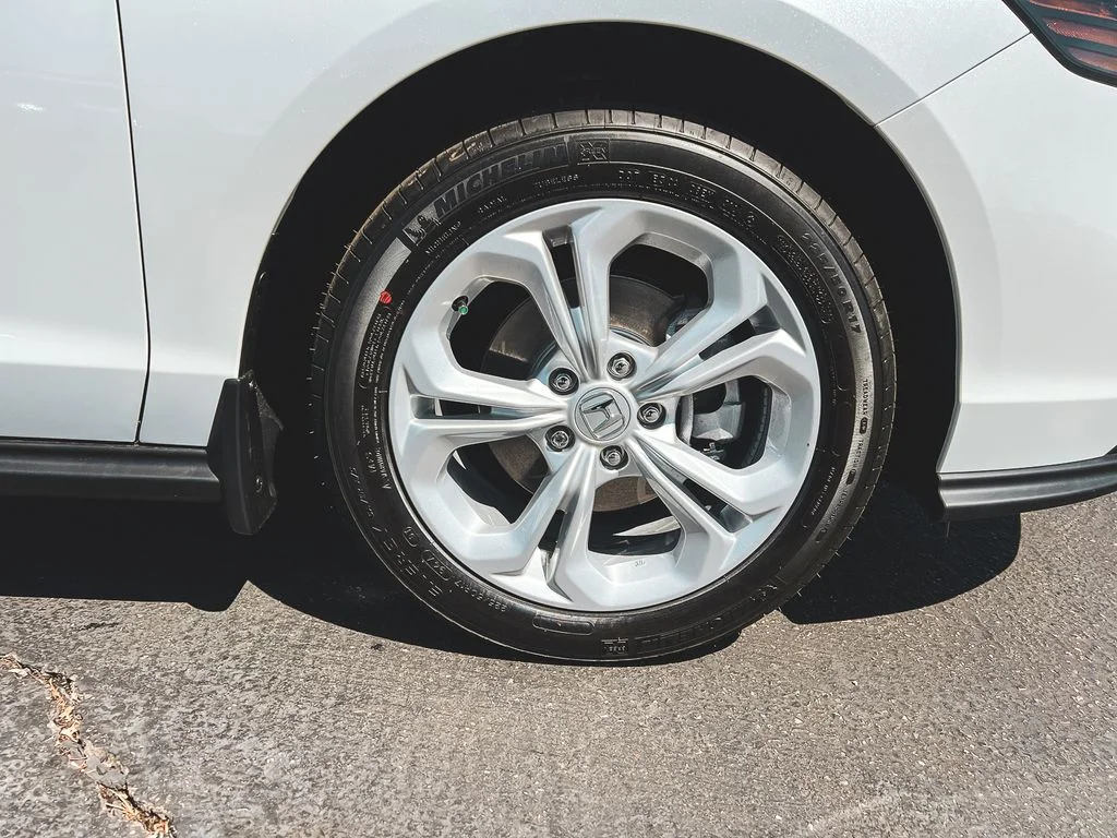 New 2026 Platinum White Pearl Honda LX image 11