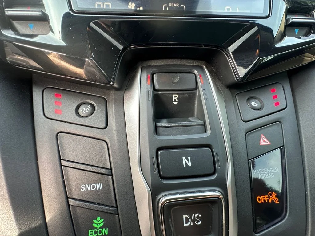 Used 2019 White Honda EX-L image 26