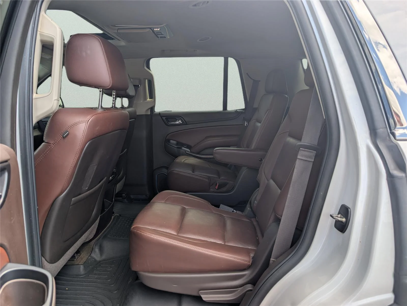 Used 2016 Iridescent Pearl Tricoat Chevrolet LTZ image 11