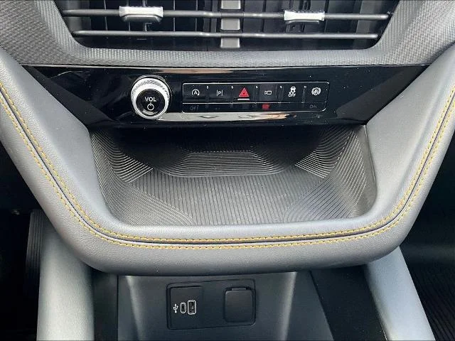 New 2026 Star White Metallic Tri-Coat Ford Tremor® image 55