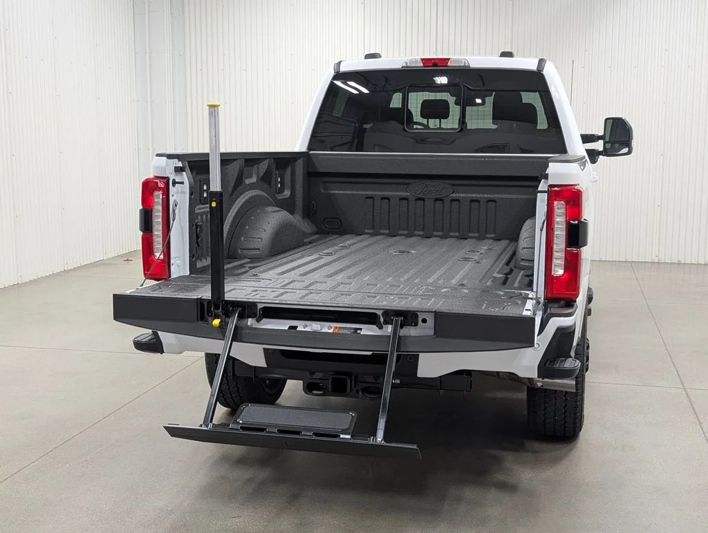 New 2026 Oxford White Ford F-250® Lariat® image 29