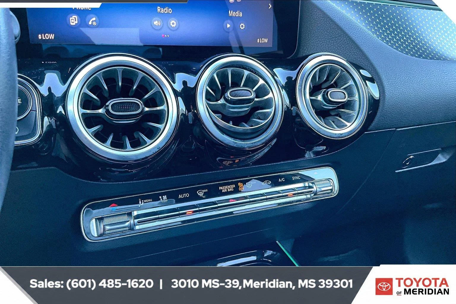 Used 2024 GRAY Mercedes-Benz GLA 250 SUV image 22