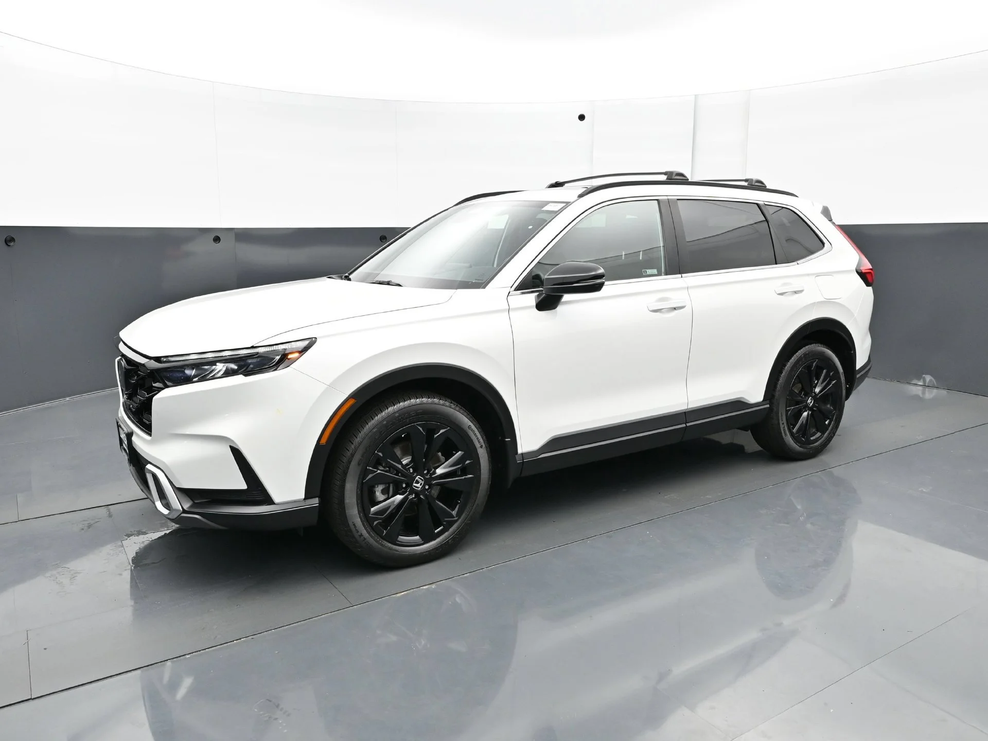 Used 2024  Honda 5D WAGON HYBRID SPORT TOURING AWD image 2