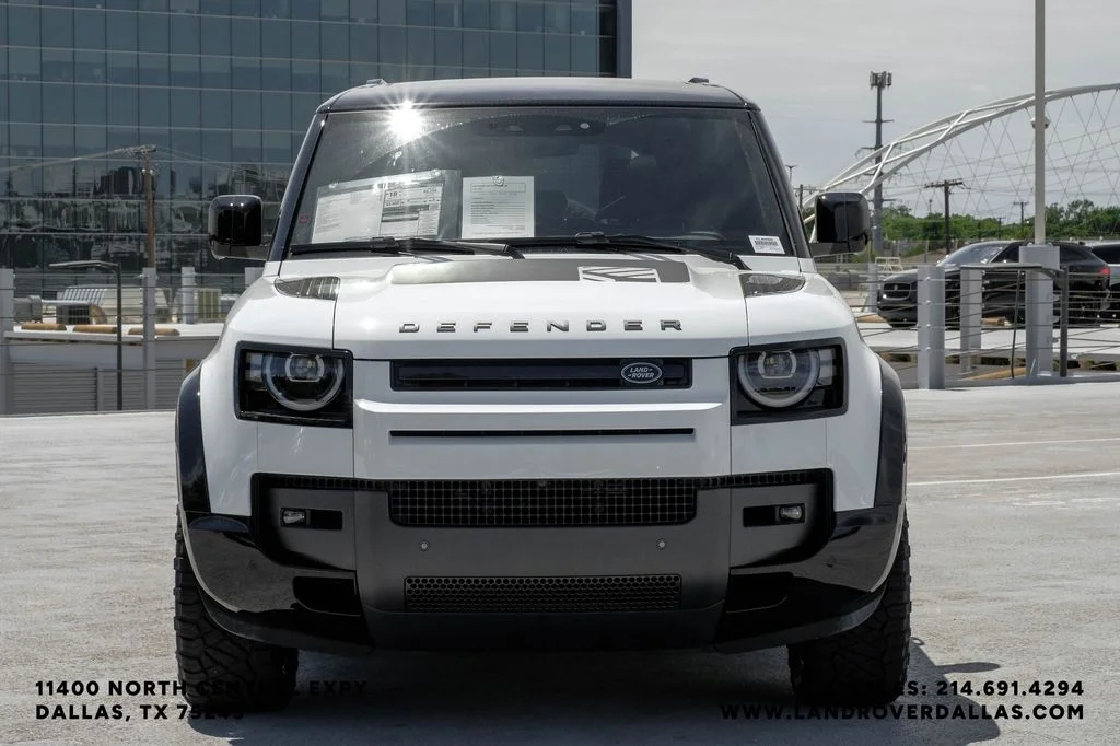 New 2026 Fuji White Land Rover X-Dynamic SE image 3