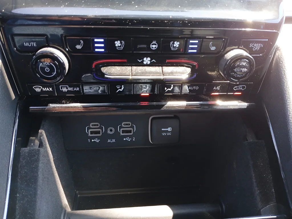 Used 2023 Silver Jeep Overland image 19