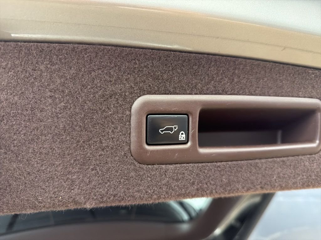 Used 2018 Silver Lexus 350L image 40