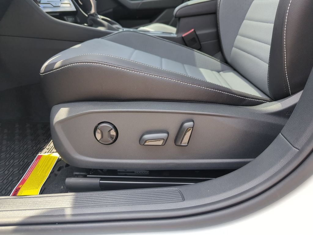 New 2026 White Volkswagen 1.5T SE image 13