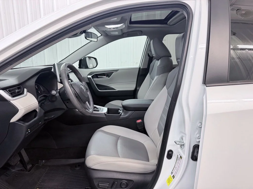 Used 2023 Beige Toyota XLE Premium image 10