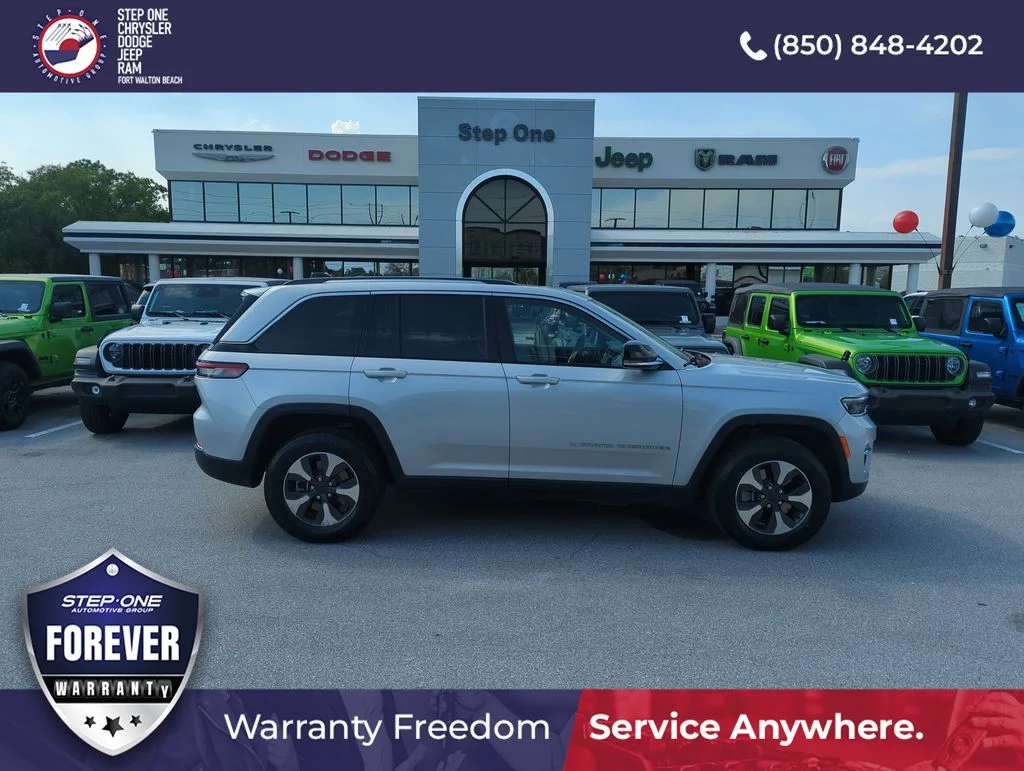 Used 2022 Silver Jeep 4xe image 7