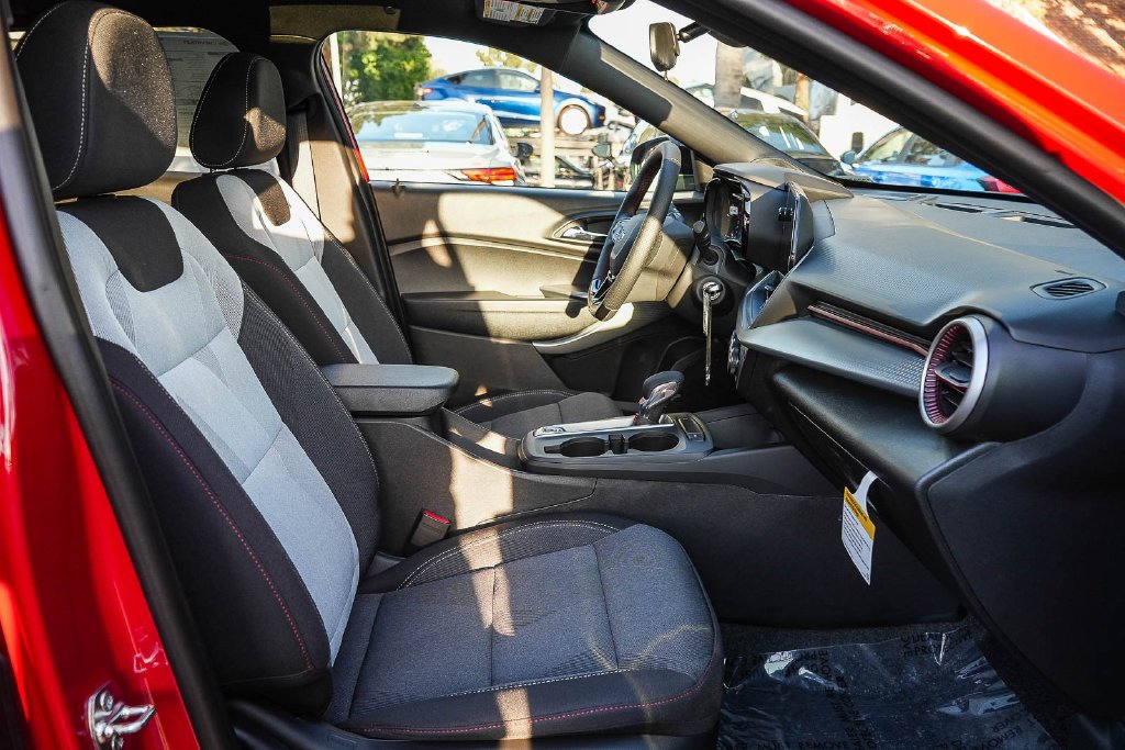 2026 Chevrolet Trax RS - Photo 16
