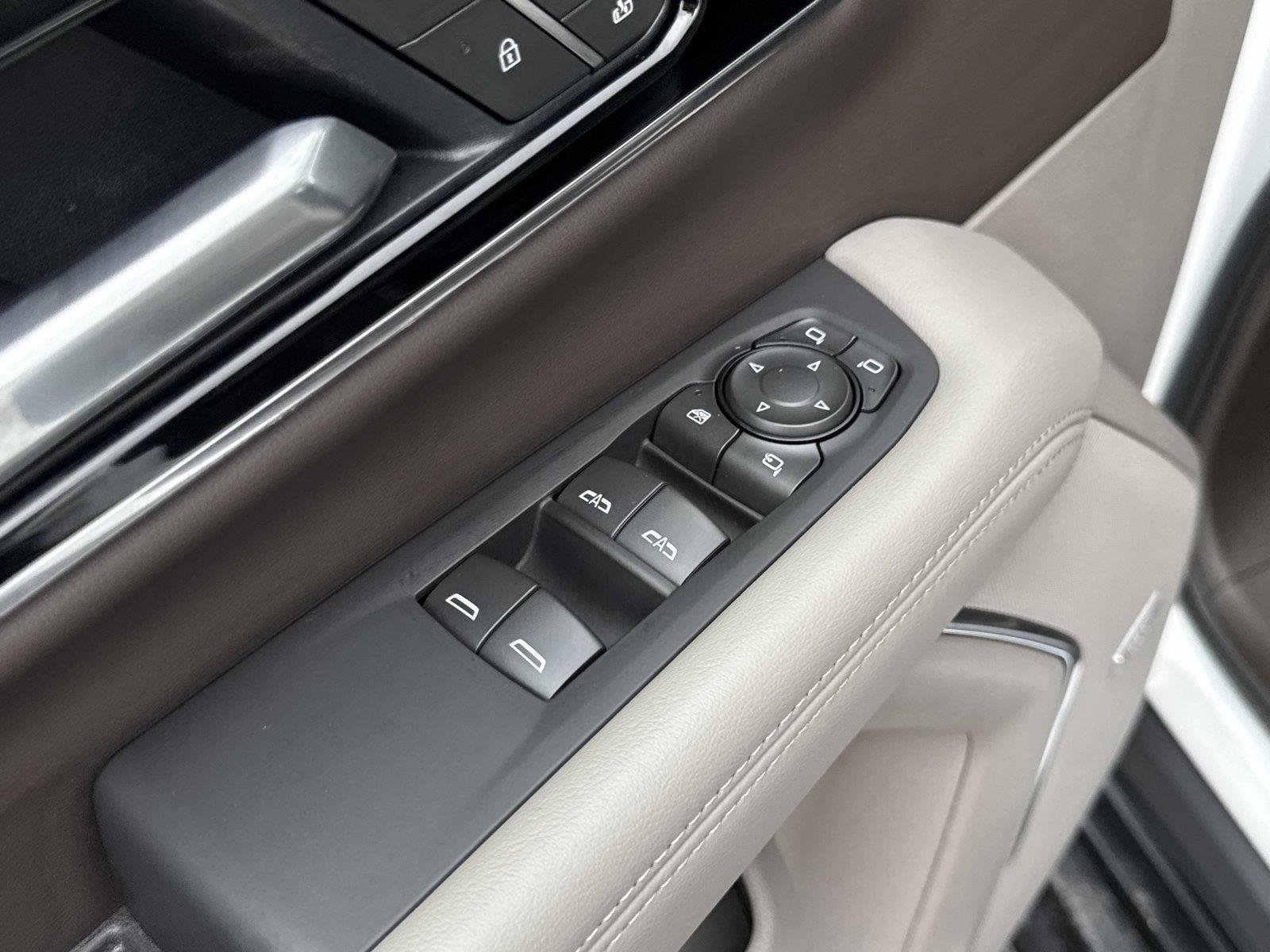 Used 2025 Summit White GMC Elevation image 18