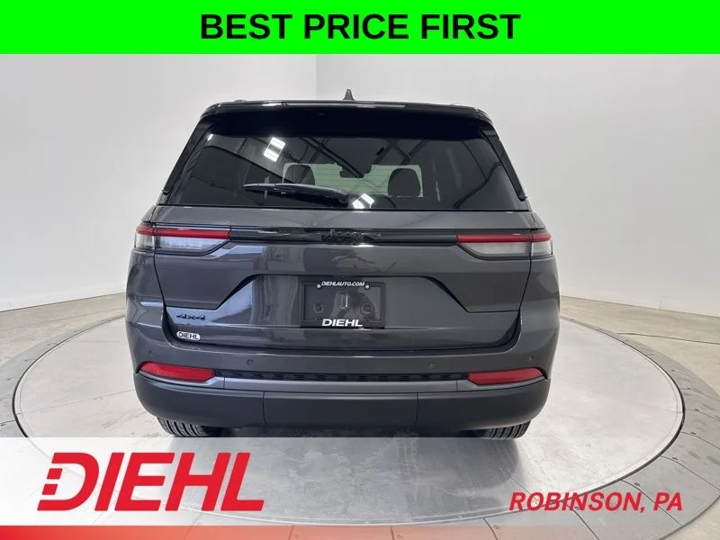 New 2026 Baltic Gray Metallic Clear-Coat Exterior Paint Jeep Laredo Altitude image 6