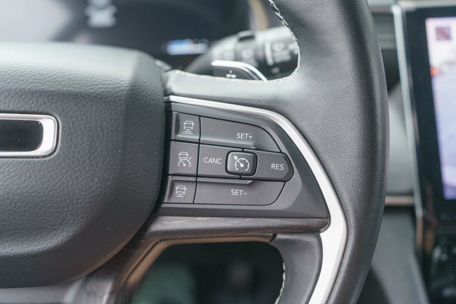 Used 2021 Rocky Mountain Pearlcoat Jeep Limited image 22