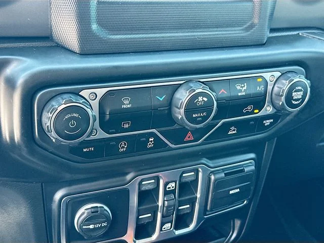 Used 2022 White Jeep Unlimited Sport S image 16