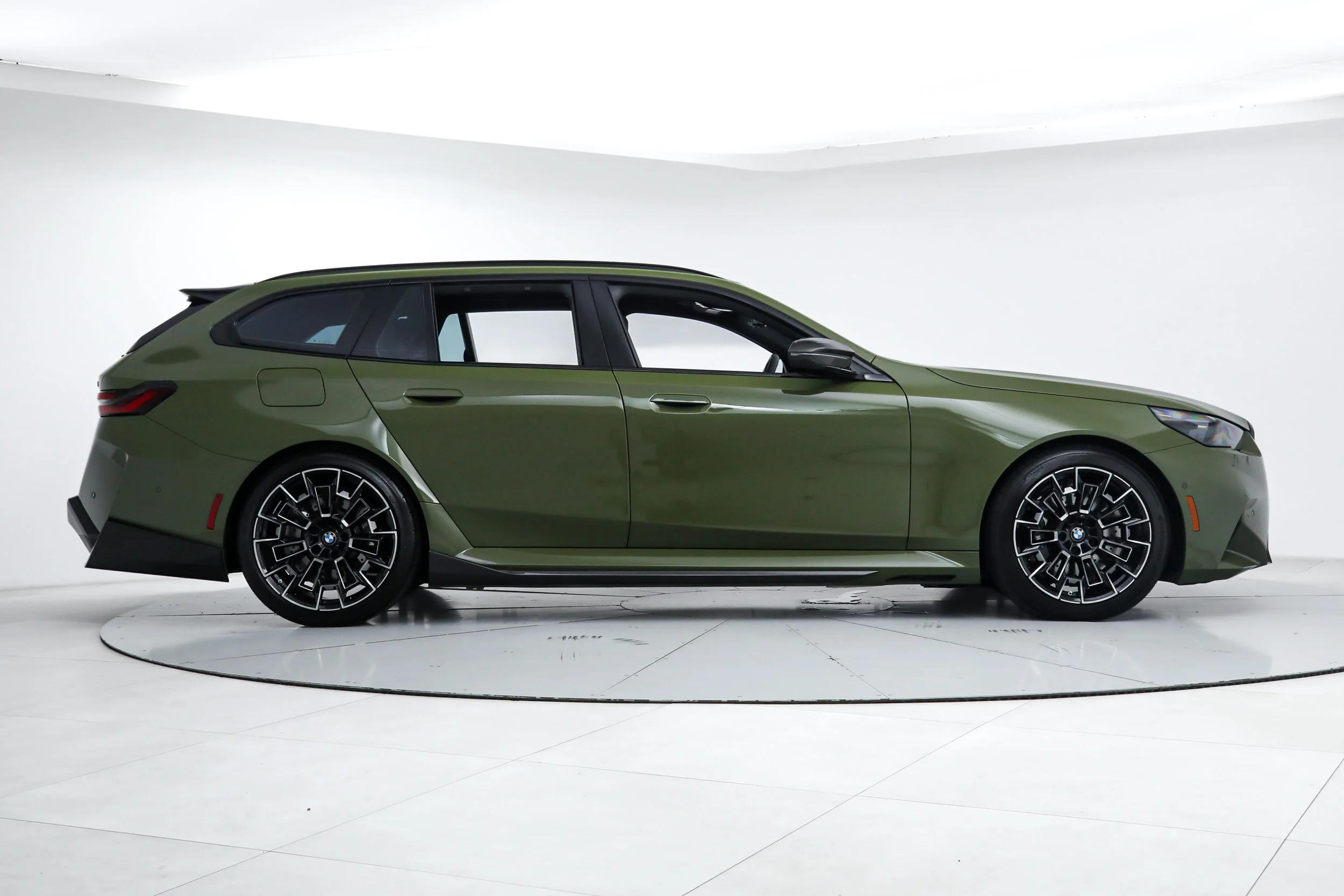Used 2026 Green BMW  image 6