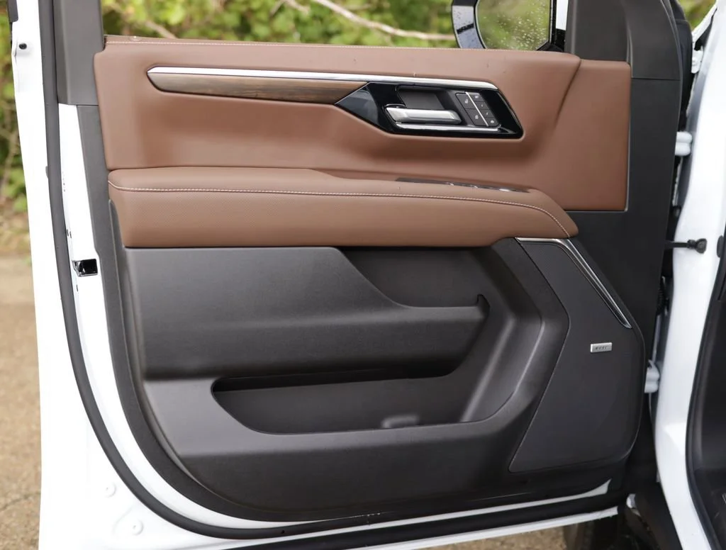 New 2026 Polar White Tricoat Chevrolet High Country image 26