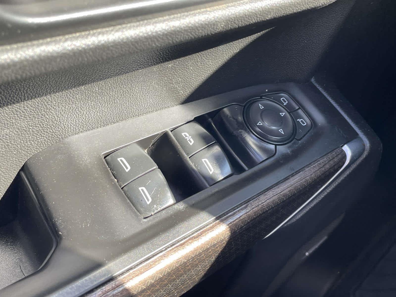 Used 2021 BLACK Chevrolet RST image 27