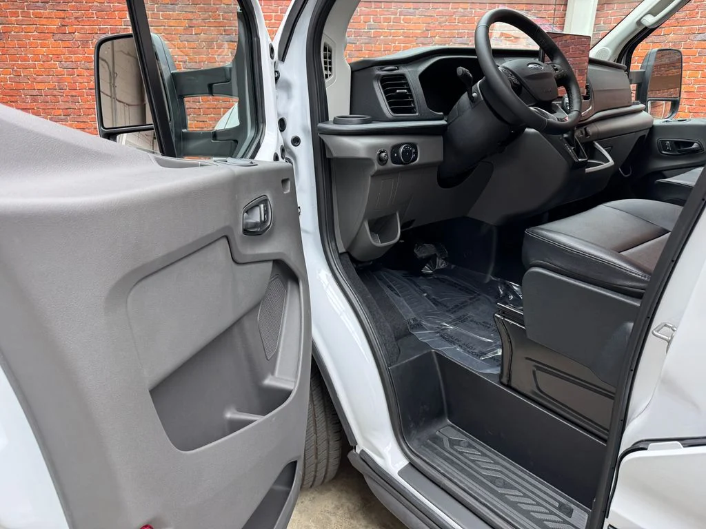 New 2026 Oxford White Ford Cutaway image 11