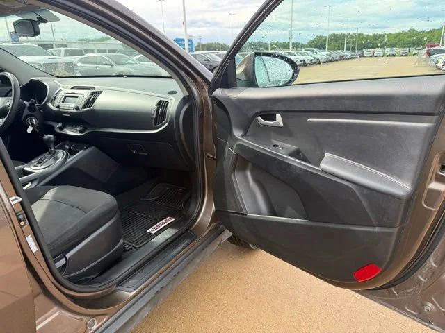 Used 2013 Brown Kia LX image 22