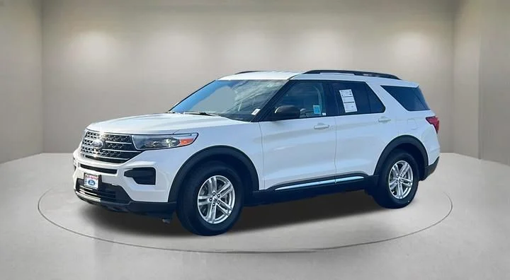 Certified Used 2023 Star White Ford XLT image 2
