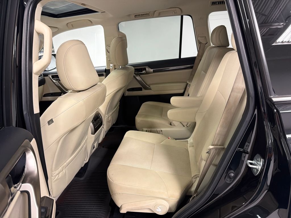 Used 2021 Black Lexus 460 image 30