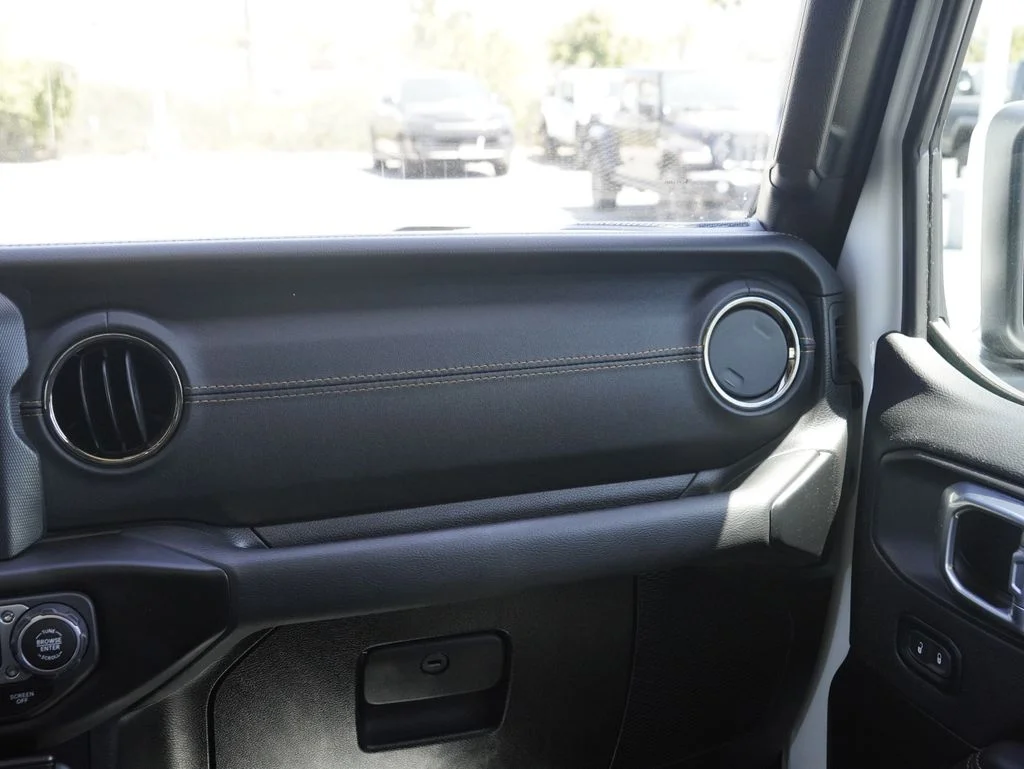 Certified Used 2023 White/off-white Jeep High Altitude image 34